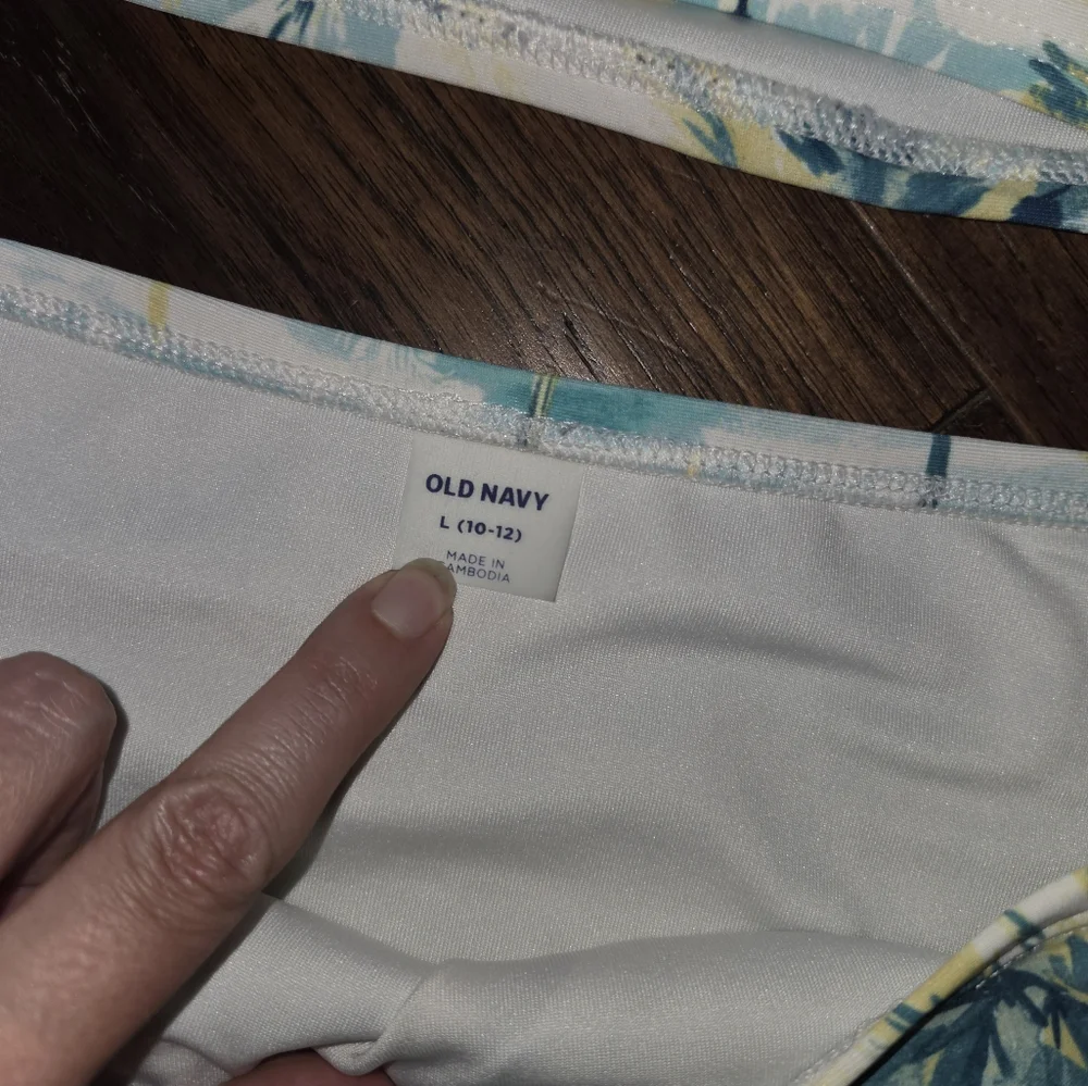 Lot Of 3 Old Navy Bathing Suits Size 10/12 Girls - Picture 6 of 7